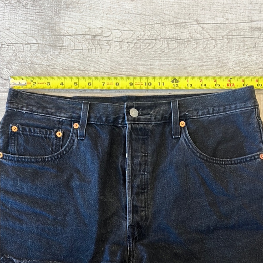 Levi's 501 Black Jean Shorts High-Waisted Frayed Hem Size 32 - Picture 5 of 12